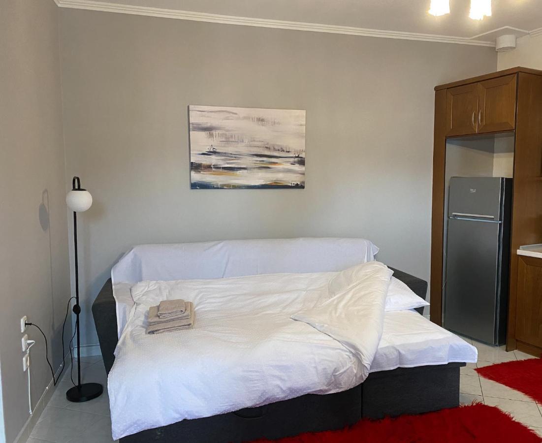 Apartment Lithotomia